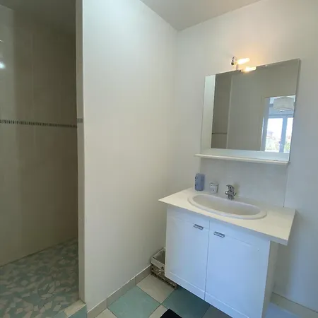 : Bel 2 Pers. Avec Ascenseur, Parking Prive Et Balcon A 850m De La Plage - Fr-1-539-64 *