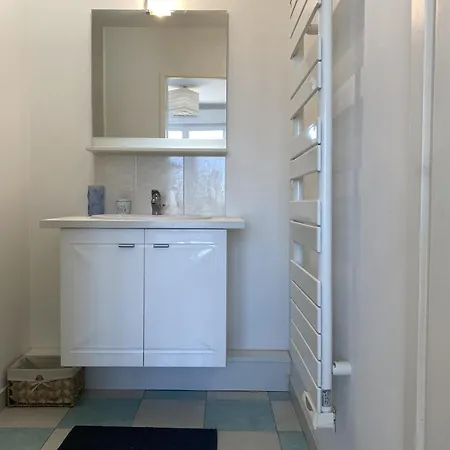 : Bel 2 Pers. Avec Ascenseur, Parking Prive Et Balcon A 850m De La Plage - Fr-1-539-64 Apartamento