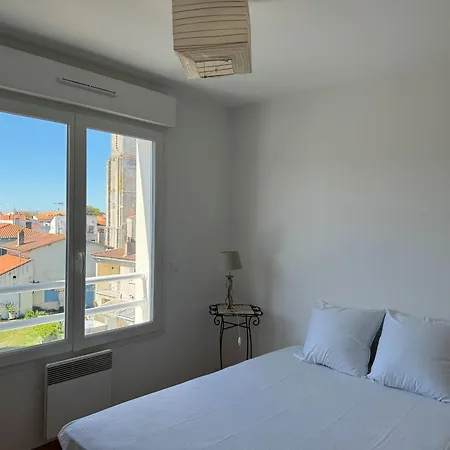 Apartamento : Bel 2 Pers. Avec Ascenseur, Parking Prive Et Balcon A 850m De La Plage - Fr-1-539-64 *