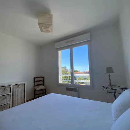 : Bel 2 Pers. Avec Ascenseur, Parking Prive Et Balcon A 850m De La Plage - Fr-1-539-64 *