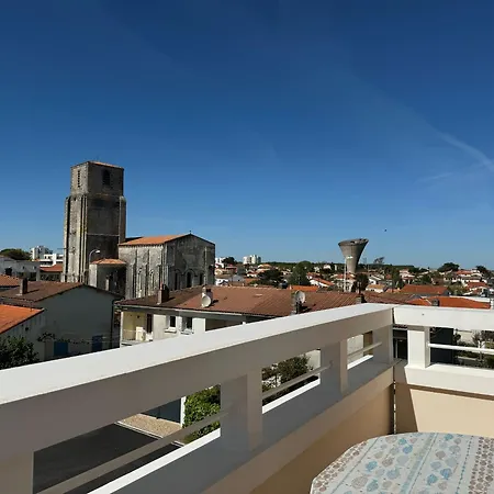 : Bel 2 Pers. Avec Ascenseur, Parking Prive Et Balcon A 850m De La Plage - Fr-1-539-64 Royan